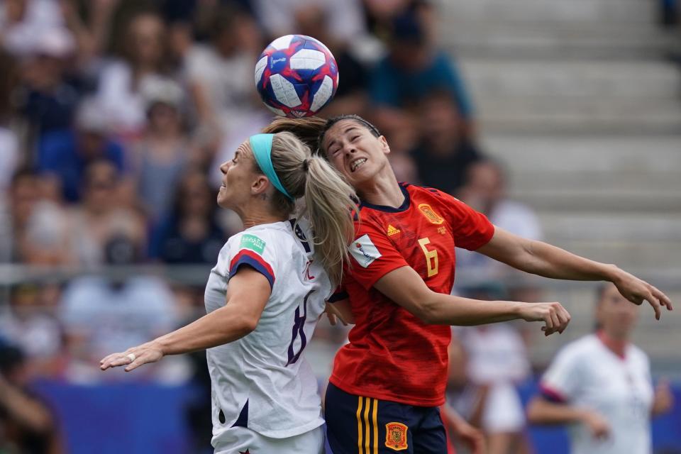 United States' midfielder Julie Ertz (L) vies with Spain's midfielder Vicky Losada during the France 2019 Women's World Cup round of sixteen football match between Spain and USA, on June 24, 2019, at the Auguste-Delaune stadium in Reims, northern France. (Photo by Lionel BONAVENTURE / AFP) (Photo credit should read LIONEL BONAVENTURE/AFP/Getty Images)