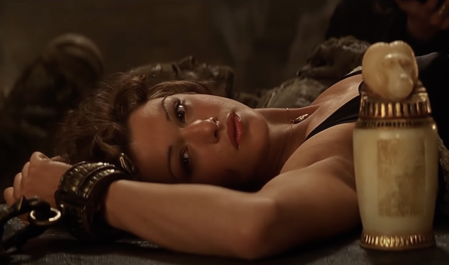 Rachel Weisz as Evelyn Carnahan in The Mummy (1999)