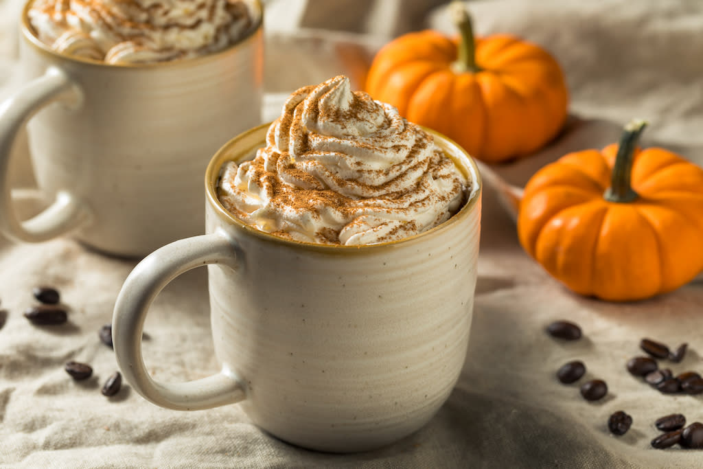 Depuis plusieurs années déjà, le Pumpkin spice l'année est LA boisson chaude automnale que tout le monde s'arrache. (Photo : Getty Image)