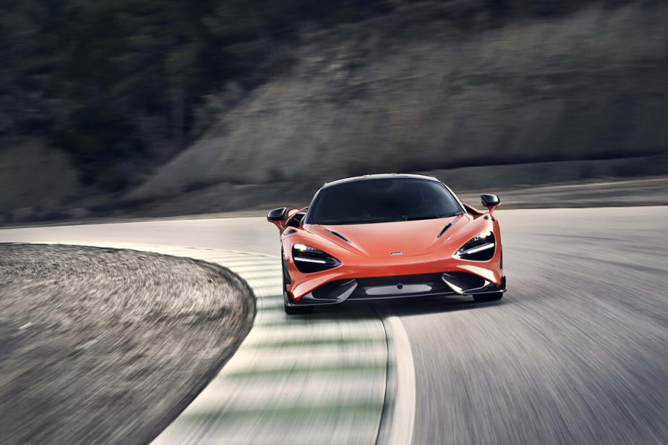 McLaren-765LT_Track_05.jpg