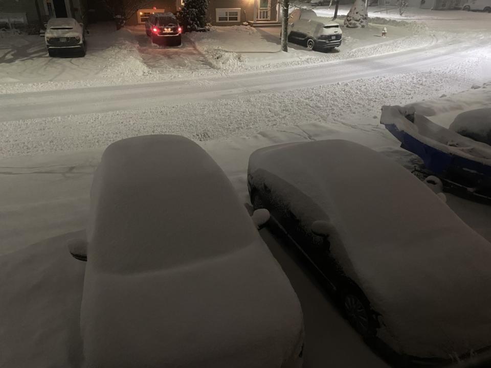 Schools close with heavy snow, dangerous travel as storm hits the East Coast