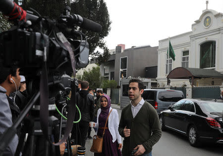 Members of the media are seen in front of the residence of Consul General of Saudi Arabia Mohammad al-Otaibi in Istanbul, Turkey October 16, 2018. REUTERS/Huseyin Aldemir