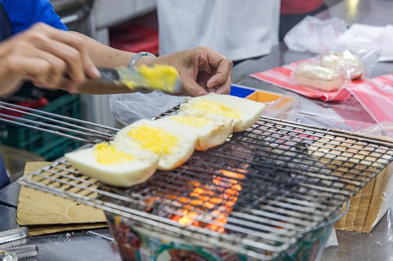 屏東東港｜佳吉烤饅頭