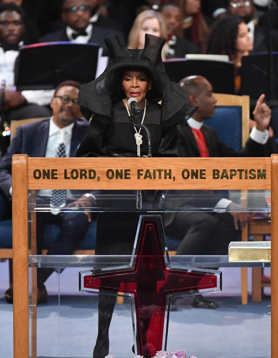 Cicely Tyson speaks at Aretha Franklin's funeral at Greater Grace Temple on August 31, 2018 in Detroit, Michigan.