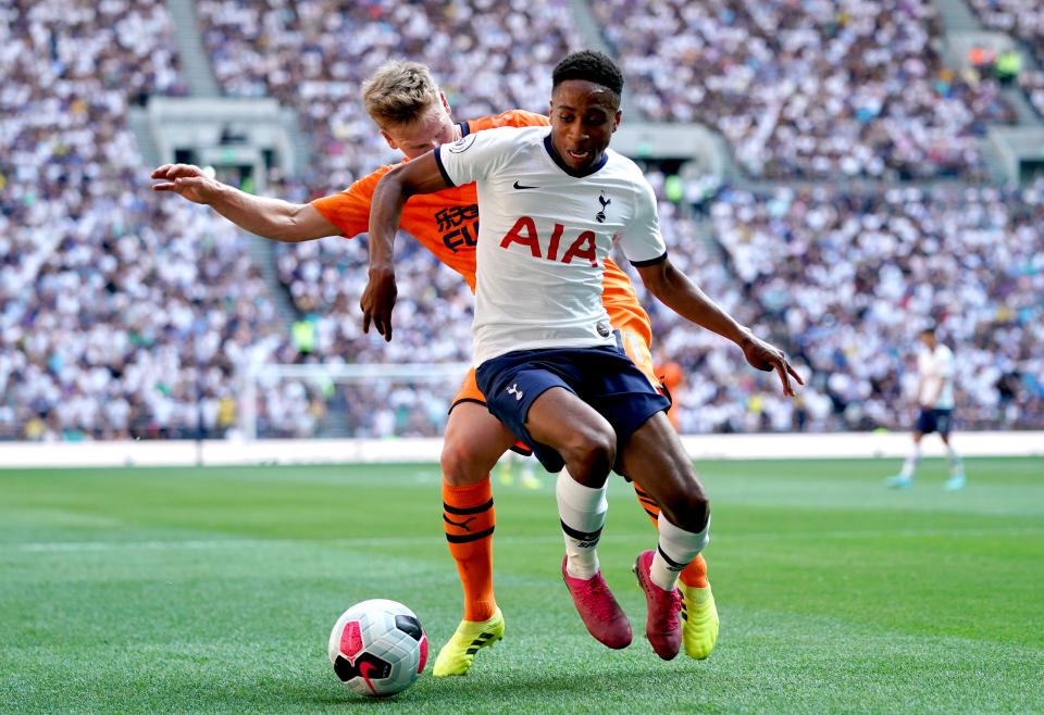 Matt Ritchie and Kyle Walker-Peters battle for the ball (Credit: Getty Images)