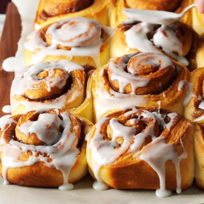 Overnight Cinnamon Rolls Exps Mcbz16 172628 D08 24 2b 17