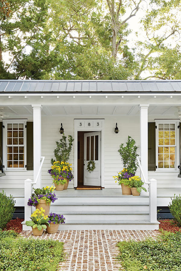 Now It’s a Classic Southern Porch