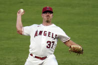 Los Angeles Angels starting pitcher Dylan Bundy throws to the Arizona Diamondbacks during the first inning of a baseball game Wednesday, Sept. 16, 2020, in Anaheim, Calif. (AP Photo/Marcio Jose Sanchez)