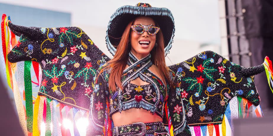 anitta wearing a sequinned bra top for her carnival themed tour