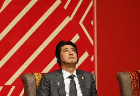 Japanese Prime Minister Shinzo Abe attends a meeting of the APEC (Asia-Pacific Economic Cooperation) Business Advisory Council in Lima, Peru, November 19, 2016. REUTERS/Mariana Bazo