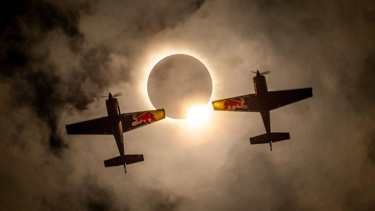  Red Bull Eclipse. 