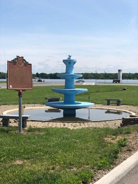The 103-year-old fountain at Buckeye Lake has gotten a makeover! The newly restored fountain will be unveiled at 1 p.m. Monday.