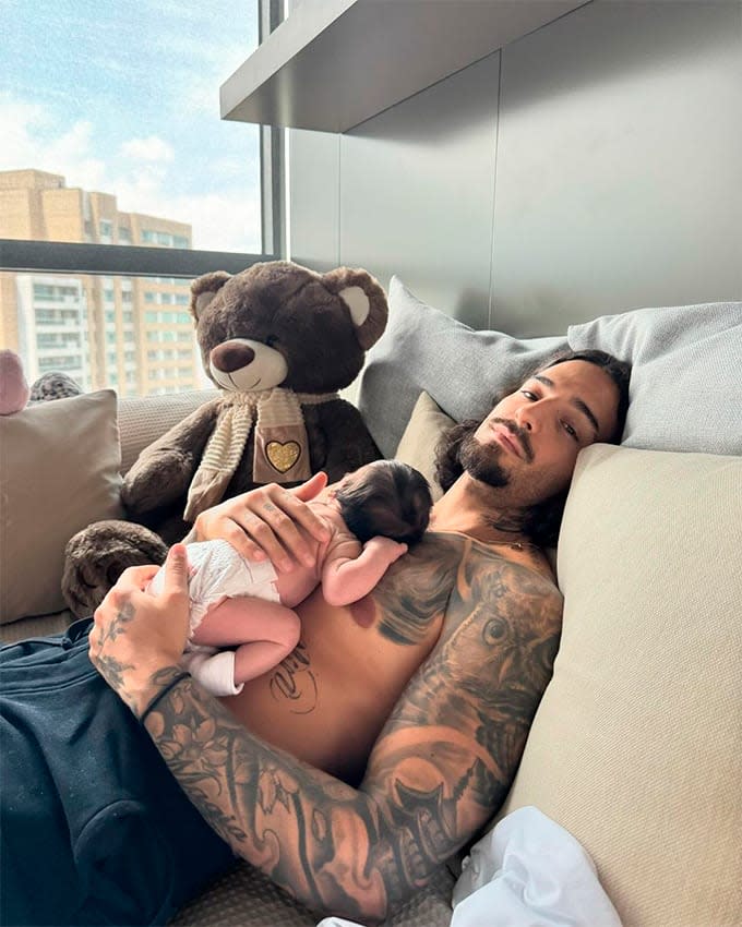 Maluma está disfrutando de los primeros días con su pequeña