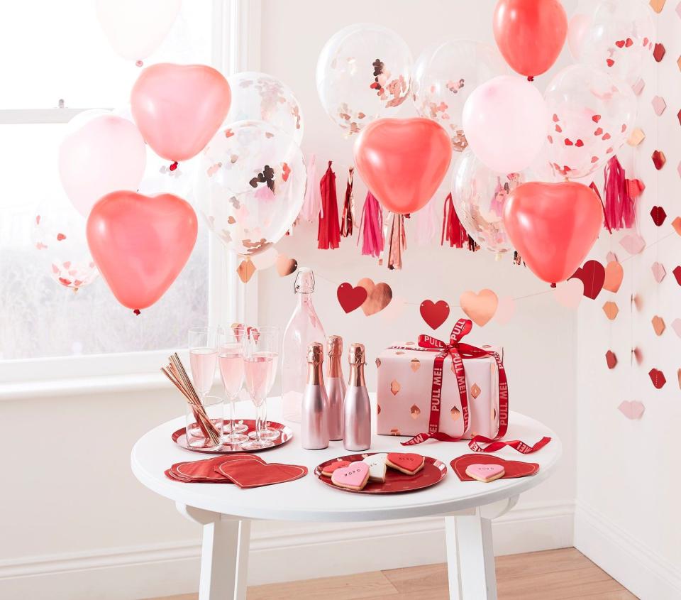 25) Heart Balloon Bundle