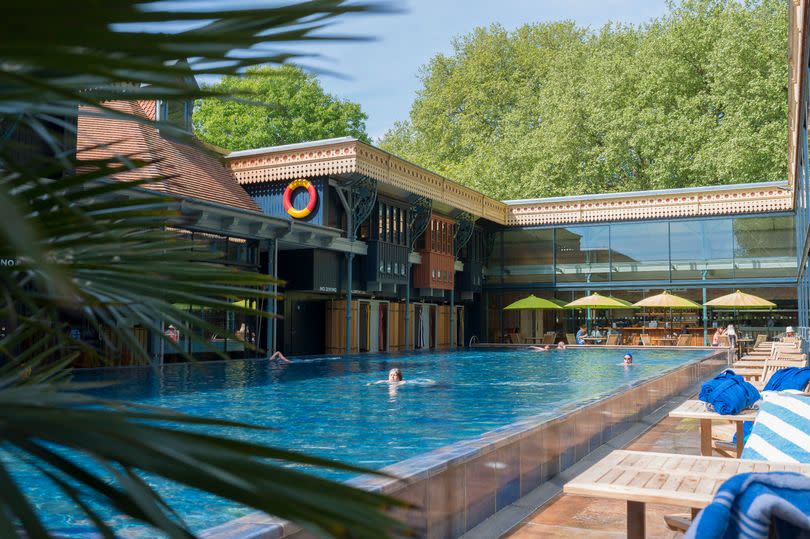 Outdoor lido heated pool in Reading