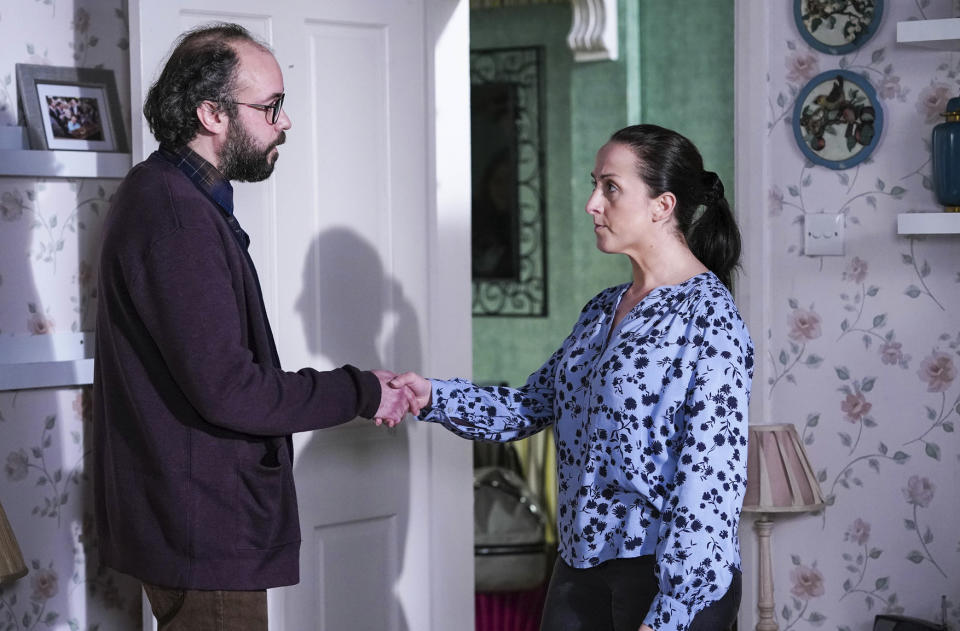 EastEnders,26-01-2023,6636,Reiss Colwell (JONNY FREEMAN); Sonia Fowler (NATALIE CASSIDY),****EMBARGOED TILL TUESDAY 17TH JANUARY 2023***, BBC, Jack Barnes/Kieron McCarron