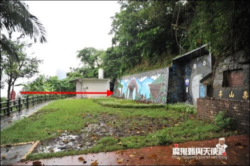 《基隆景點美食小吃》基隆中正公園．壽山亭龍貓公車站彩繪．周記豆漿店在地早午餐