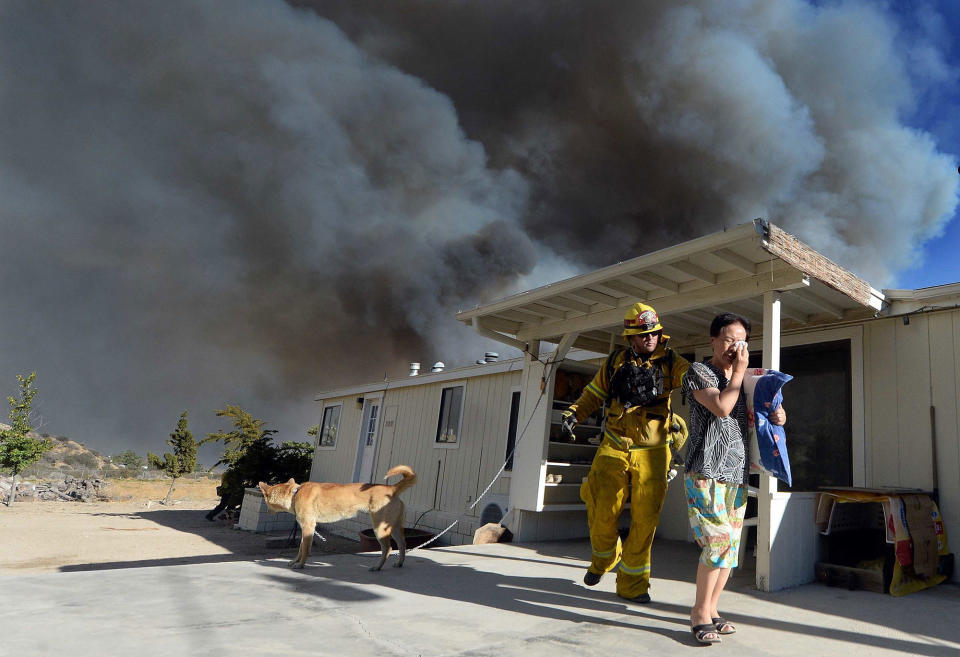 Southern California wildfire forces evacuations