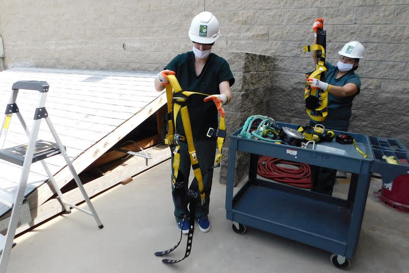 Student inmates at Madera County Jail train to install solar panels in Madera