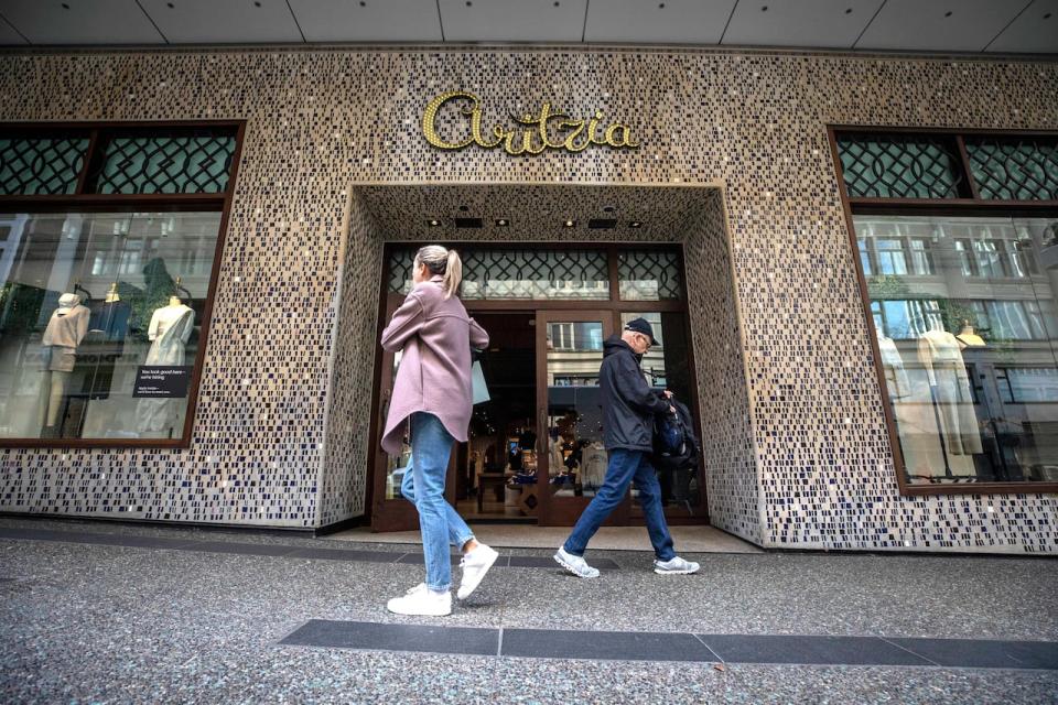 Aritzia is pictured in Vancouver on March 29, 2023. The Vancouver-based retailer is in the midst of a major U.S. expansion plan, but has run into challenges in the last year and in its latest quarter saw income drop 39 per cent. (Ben Nelms/CBC - image credit)