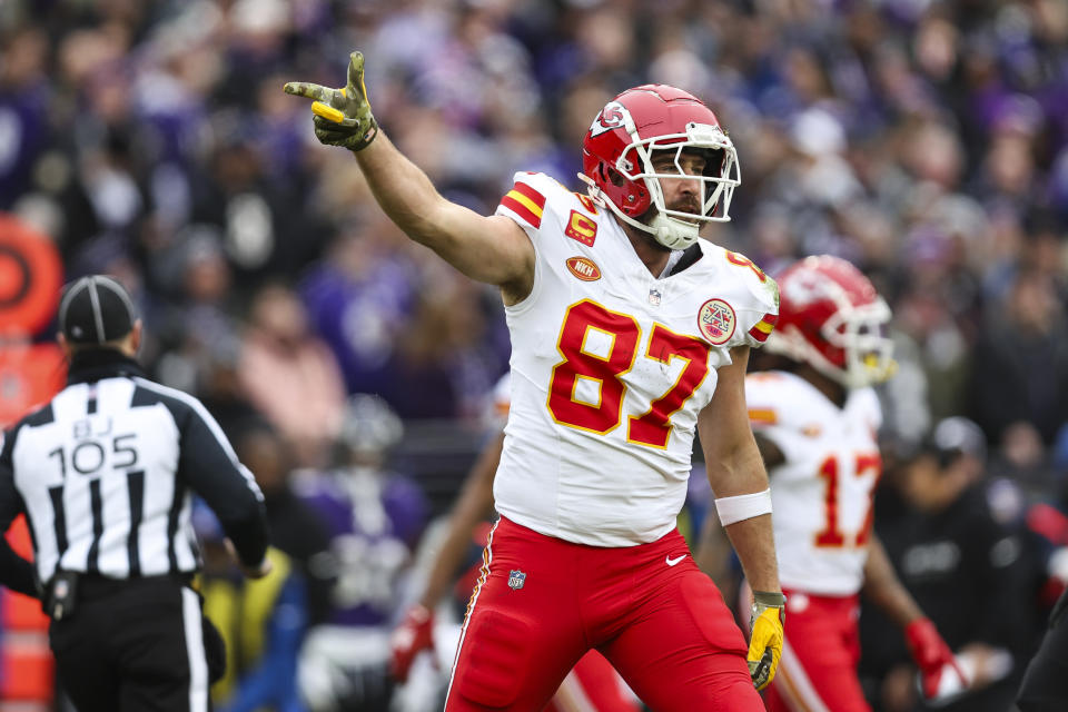 Travis Kelce, ala cerrada de los Kansas City Chiefs, es un blanco importante para Patrick Mahomes en terceras oportunidades y en la zona roja. (Foto: Perry Knotts/Getty Images)