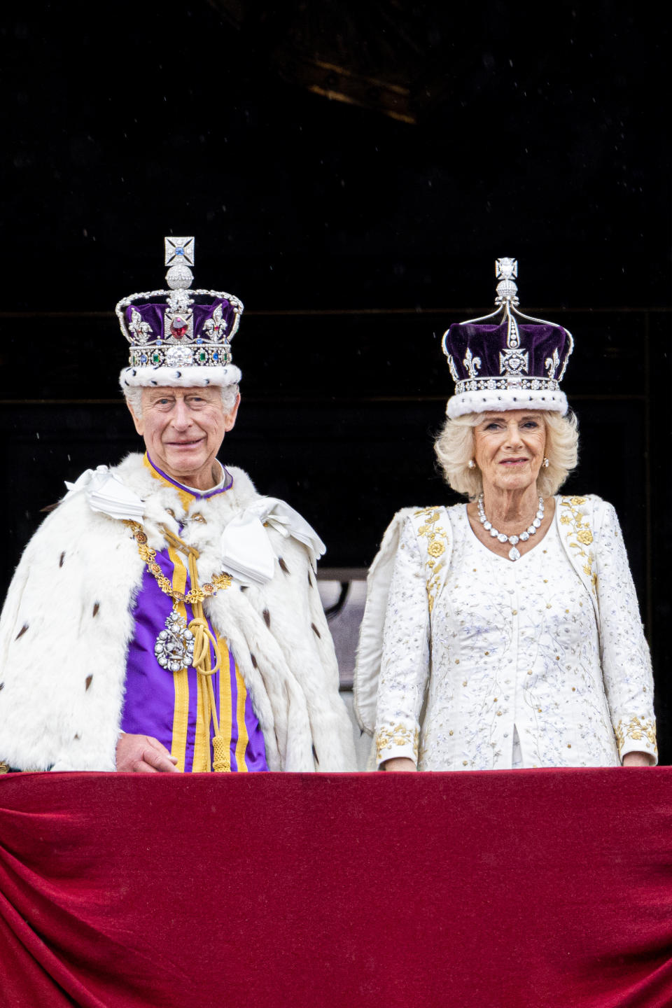 LONDON, ENGLAND - MAY 6: King Charles III and Queen Camilla at the balcony of Buckingham Palace following the Coronation of King Charles III and Queen Camilla on May 6, 2023 in London, England. The Coronation of Charles III and his wife, Camilla, as King and Queen of the United Kingdom of Great Britain and Northern Ireland, and the other Commonwealth realms takes place at Westminster Abbey today. Charles acceded to the throne on 8 September 2022, upon the death of his mother, Elizabeth II. (Photo by P van Katwijk/Getty Images)