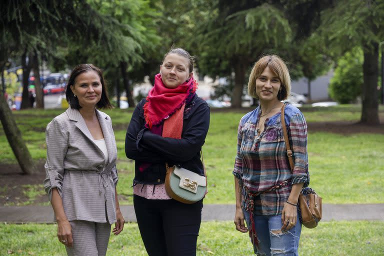 Anastasia, Ana y Barbara organizan donaciones a hospitales públicos de la ciudad de Buenos Aires donde muchas mujeres rusas dan a luz a sus bebés