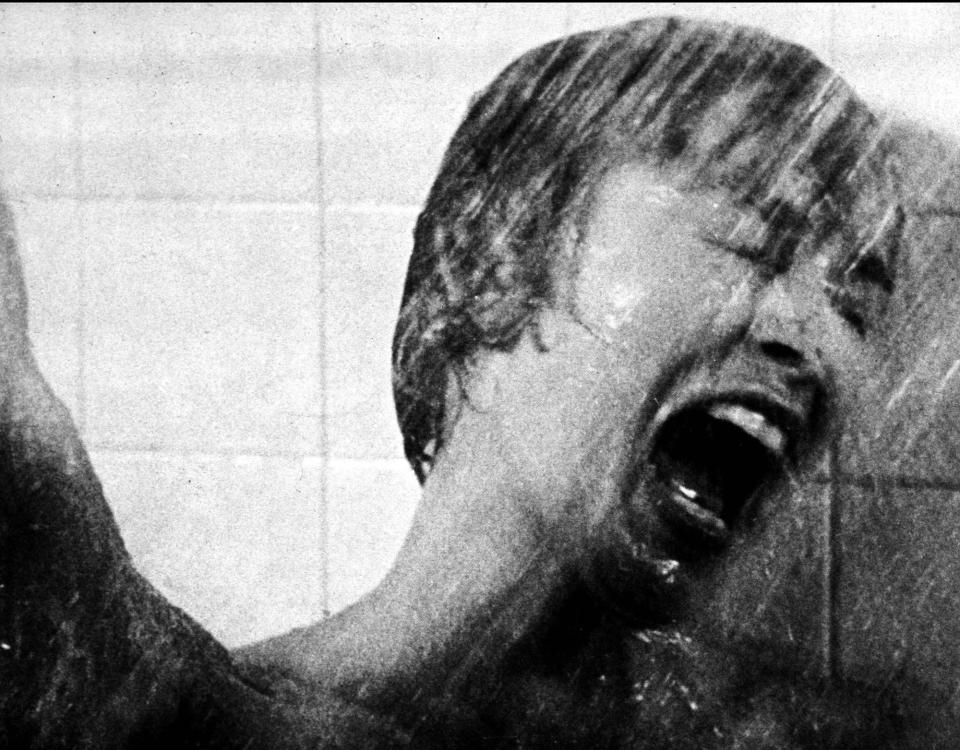 PSYCHO : JANET LEIGH WAS SO TRAUMATIZED BY HER SHOWER DEATH SCENE THAT SHE STARTED ONLY TAKING BATHS