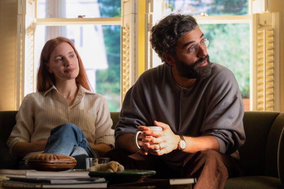 Jessica Chastain as Mira and Oscar Isaac as Jonathan (HBO / Sky Atlantic)