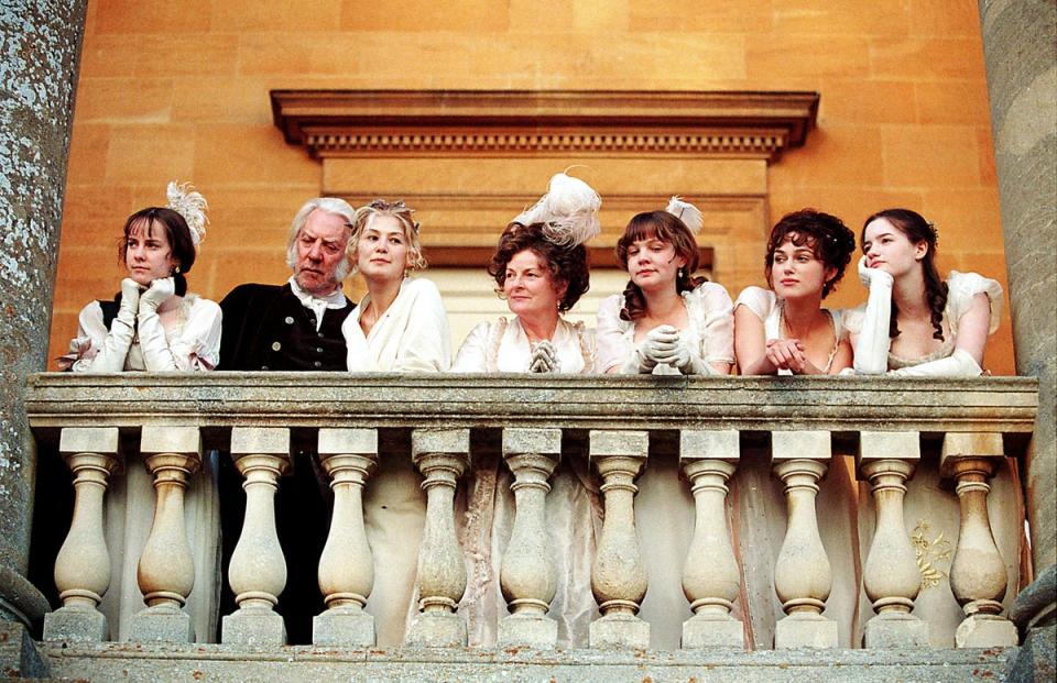 Sutherland with (from left) Jena Malone, Rosamund Pike, Brenda Blethyn, Carey Mulligan, Keira Knightley and Tallulah Riley in ‘Pride & Prejudice’ (Alamy)