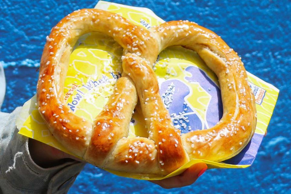 <p>Wetzelâ€™s Pretzels</p> Wetzel