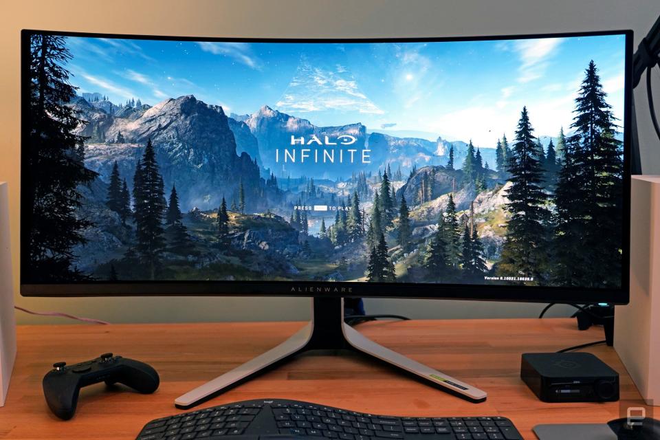 <p>Alienware 34 Curved QD-OLED gaming monitor</p>
