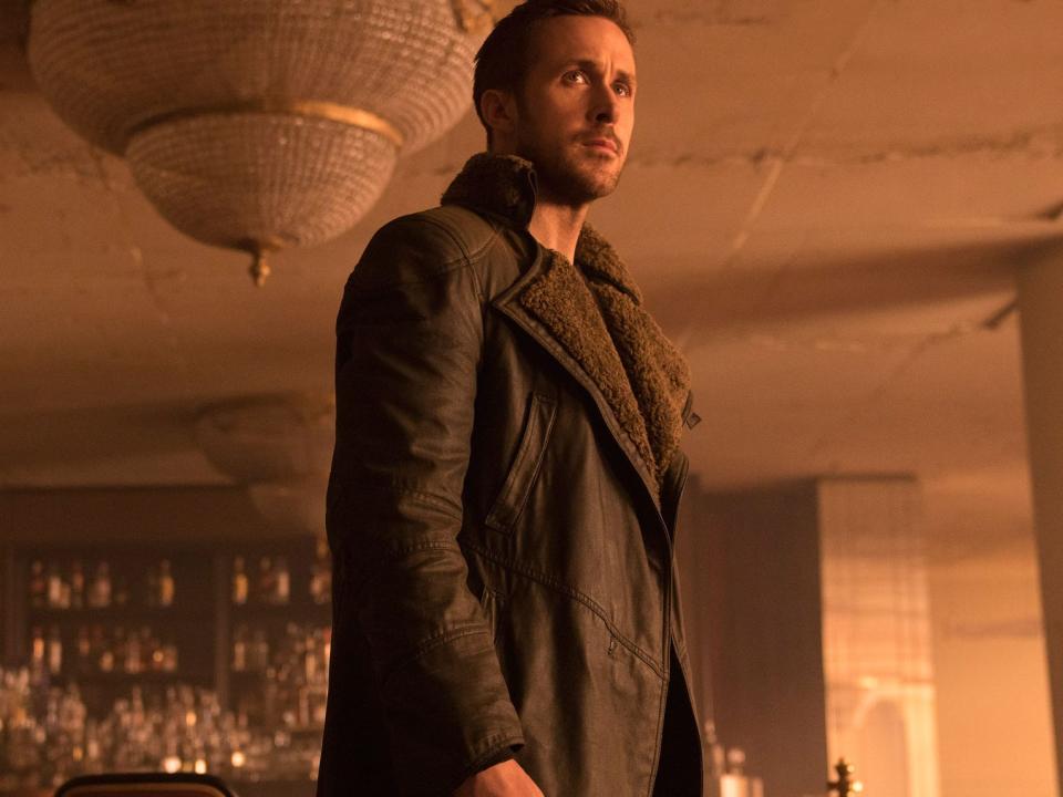 ryan gosling bar unedited blade runner 2049