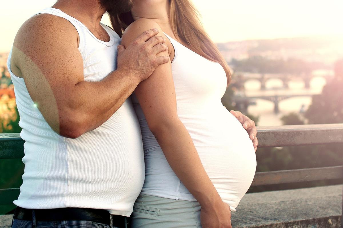 One in six couples dont have sex during pregnancy picture picture