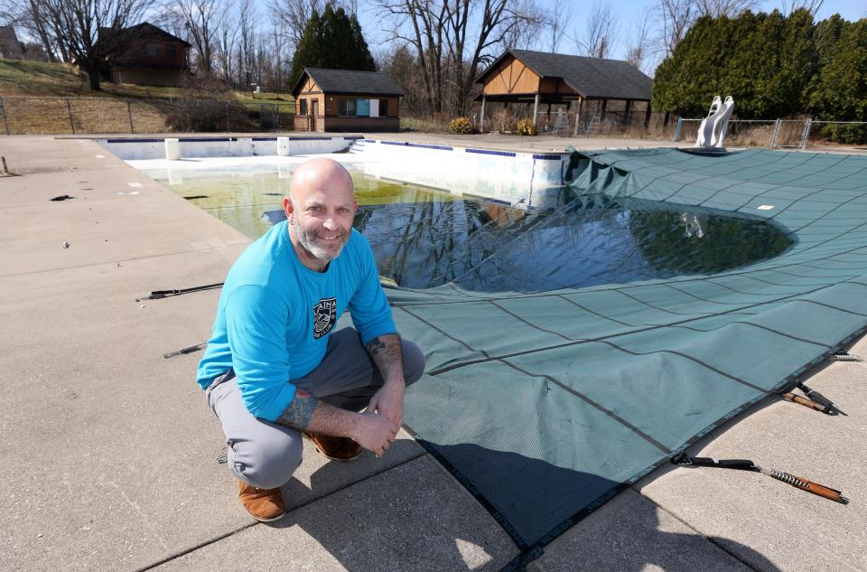 Ari Freedman-Weiss hopes that Gov. Hochul’s budget proposal to bring more swimming pools to New Yorkers, will help manage the large number of drowning victims in the state. He hopes the funds will help him reopen this large pool that was part of a Honeoye Falls day camp for children.