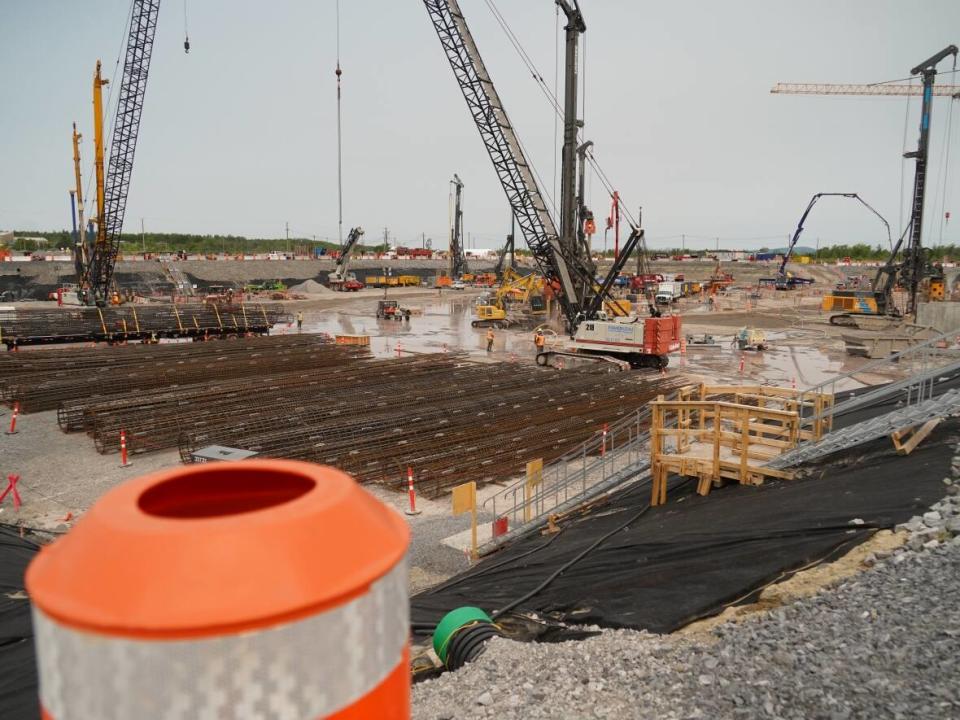 The new Vaudreuil-Soulanges hospital is slated to open in 2026, and officials plan to bring in 5,000 employees. (Charles Contant/CBC - image credit)
