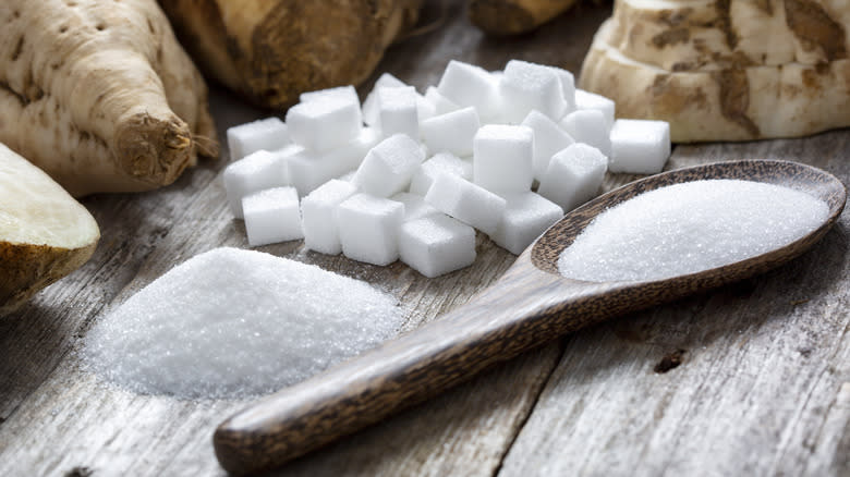 Sugar cubes and granulated sugar