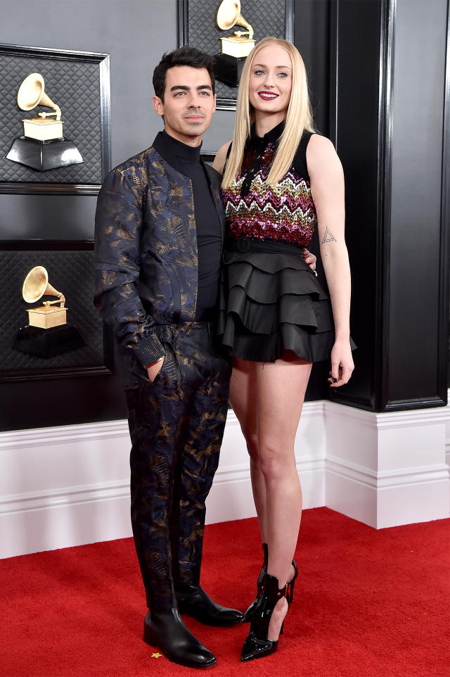 Joe Jonas Officially Files for Divorce From Sophie Turner – The