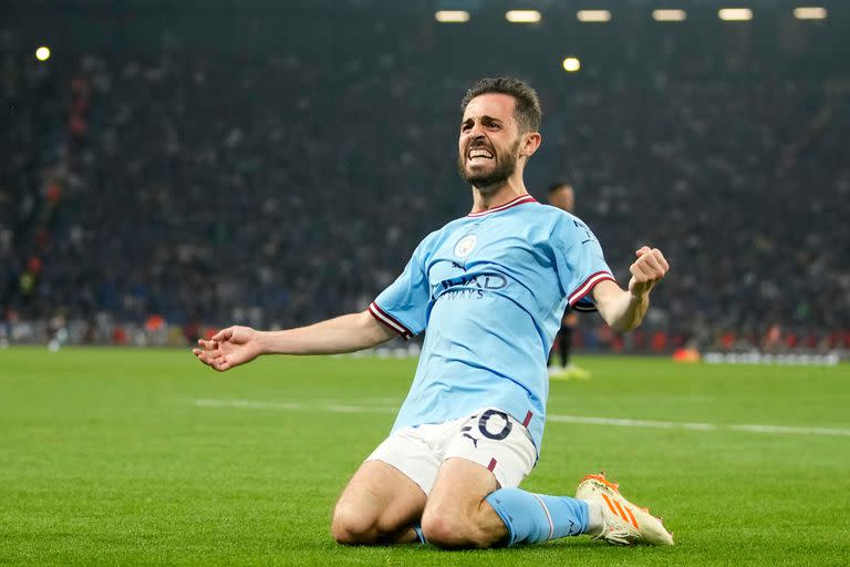 Bernardo Silva busca la posibilidad de asentarse como titular tras la salida de Riyad Mahrez