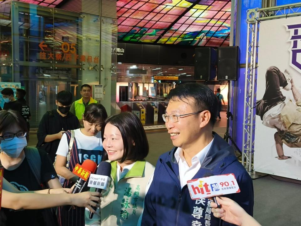 高雄首辦RCBIC霹靂舞國際大賽，市議員湯詠瑜（左）與運發局長侯尊堯（右）共同受訪。施書瑜攝