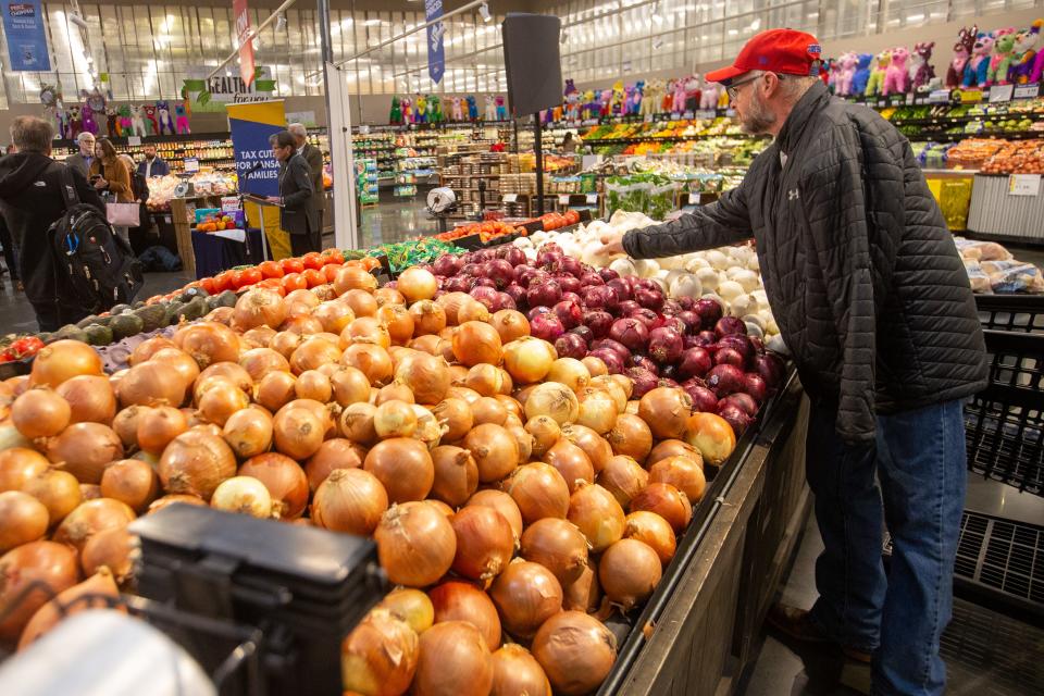 Starting Jan.  1, Kansas sales tax on grocery food will drop from 6.5% to 4%.  On a grocery bill of $100, that means the buyer will save $2.50 in taxes.