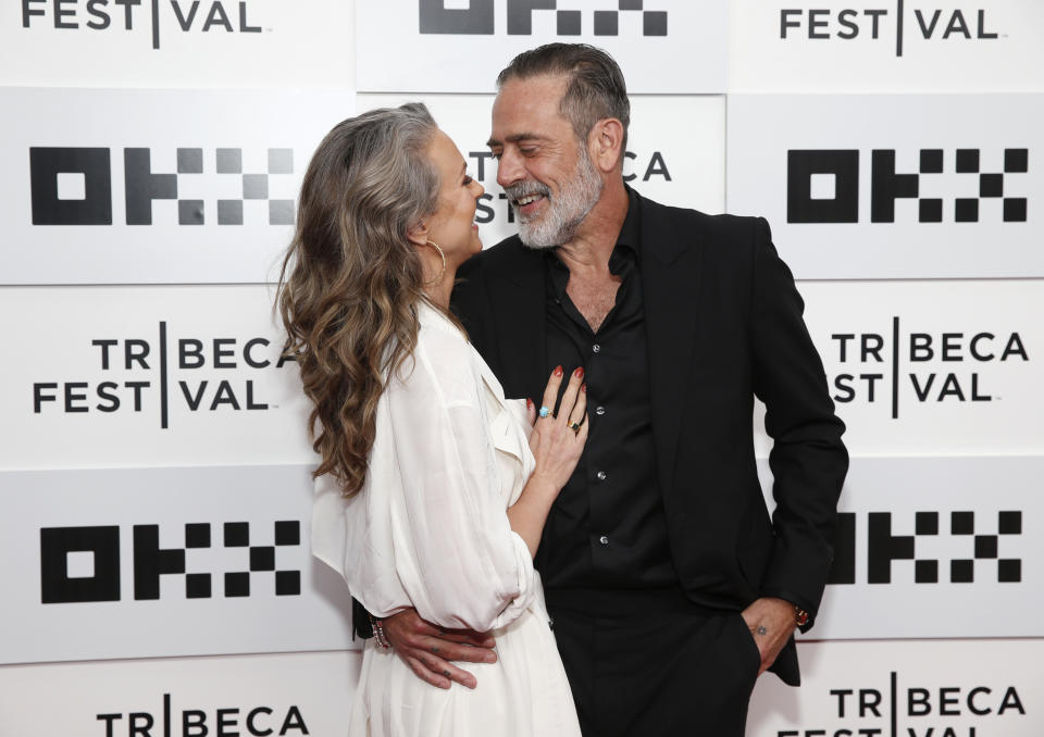 Hilarie Burton and Jeffrey Dean Morgan at an event