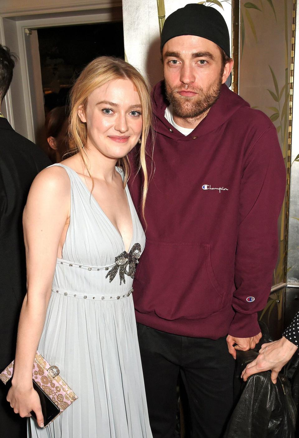 DAKOTA FANNING & ROBERT PATTINSON