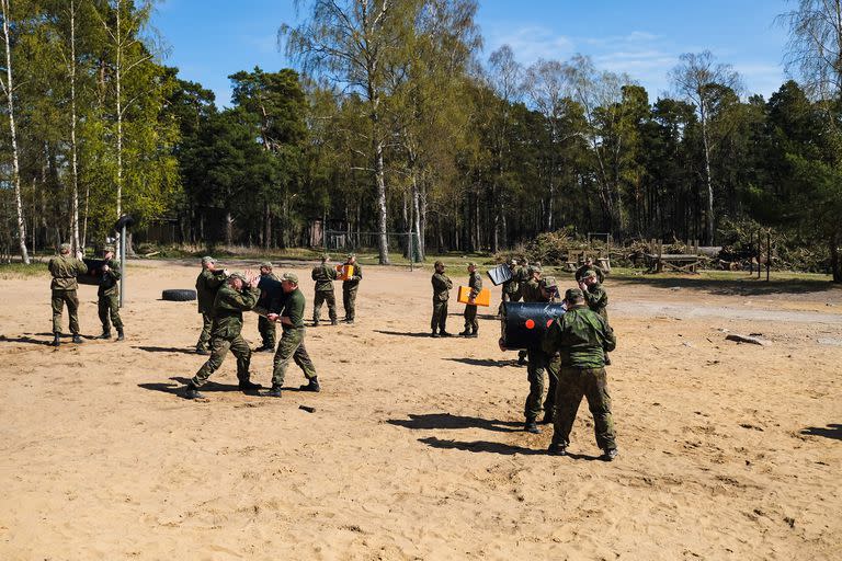 Finlandia; Helsinki,; entrenamiento militar, MUNDO