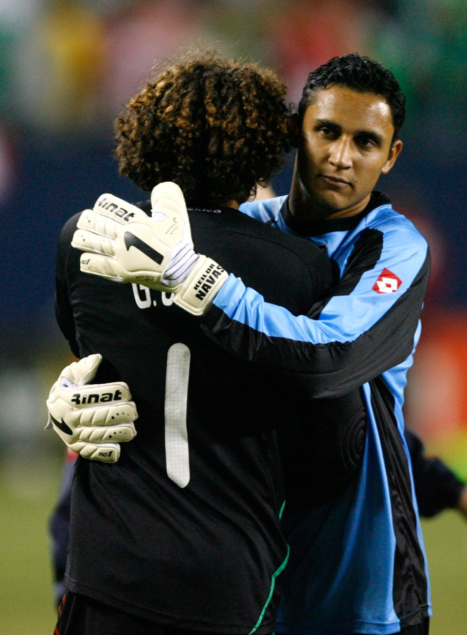 Ochoa y Keylor Navas en uno de sus primeros duelos con sus respectivas selecciones (Foto de: Brian Kersey/Getty Images)