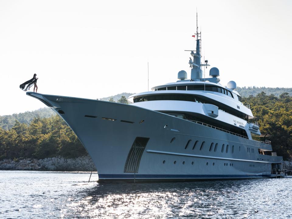 Victorious superyacht exterior