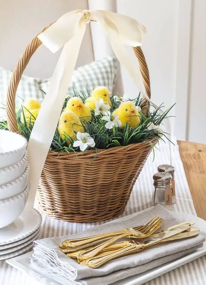 You Can Craft This Cute Easter Basket Using Old Grocery Bags