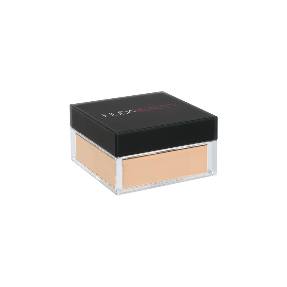 huda-beauty-easy-bake-loose-powder