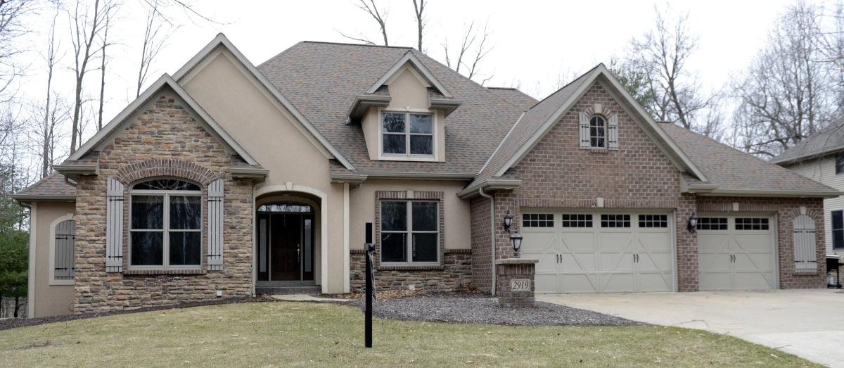 Ex-Packers coach Mike Smith now with Vikings lists Green Bay house