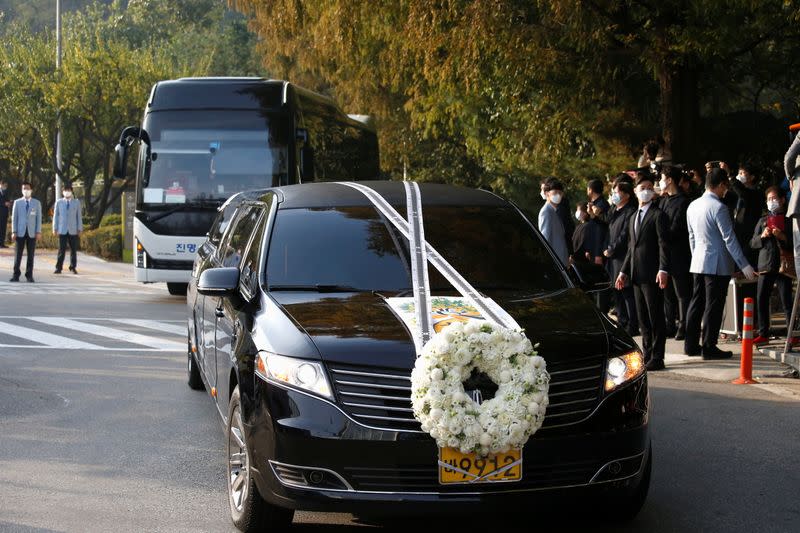 A hearse carrying the body of Lee Kun-hee, leader of Samsung Group, travels at a hospital in Seoul